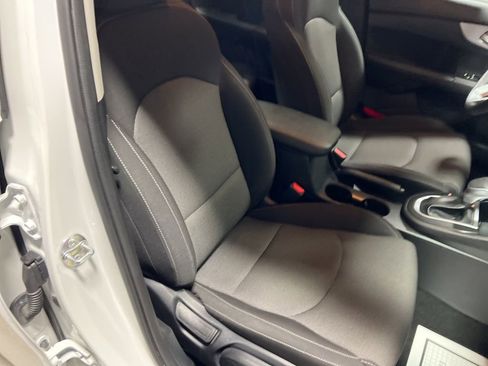 Used 2024 Kia Forte LXS image 9