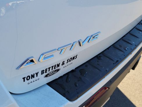 New 2026 Ford Explorer Active w/ Active Comfort Package image 7