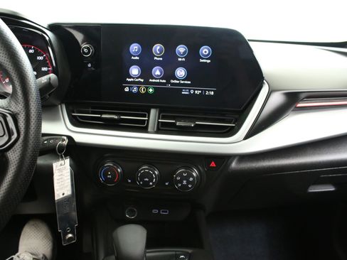 Used 2025 Chevrolet Trax RS w/ Driver Confidence Package FWD image 18