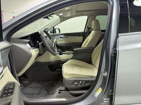 Used 2025 Cadillac XT5 Premium Luxury image 12
