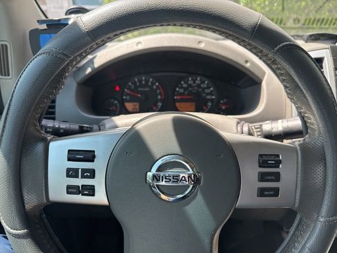 Used 2016 Nissan Frontier SV w/ SV Value Truck Package AWD/4WD image 7