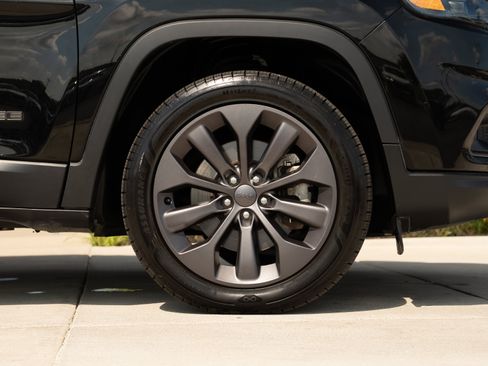 Used 2021 Jeep Cherokee Latitude Lux 80th Anniv w/ Quick Order Package 26U 80TH AWD/4WD image 25
