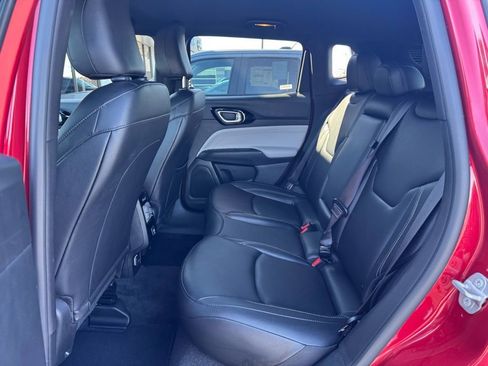 Used 2025 Jeep Compass Limited image 18