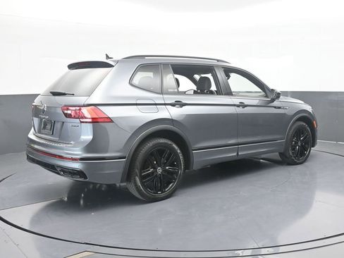 Used 2022 Volkswagen Tiguan SE R-Line image 6