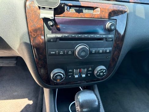 Used 2013 Chevrolet Impala LTZ FWD image 13