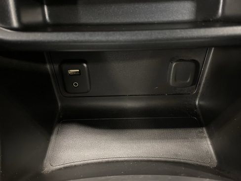 Used 2018 Chevrolet Colorado LT image 36