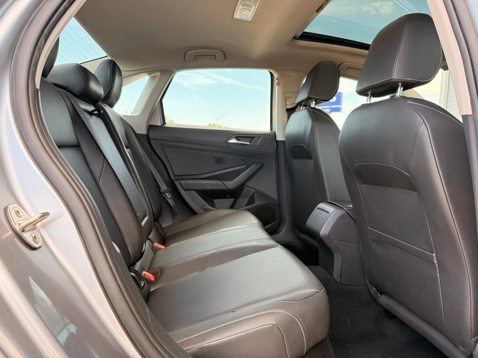 Used 2019 Volkswagen Jetta SE FWD image 19