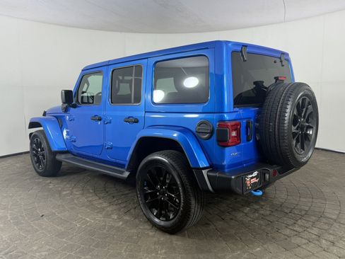 Used 2022 Jeep Wrangler Unlimited Sahara w/ Cold Weather Group AWD/4WD image 5