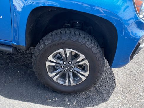 Used 2022 Chevrolet Colorado Z71 w/ Safety Package AWD/4WD image 4