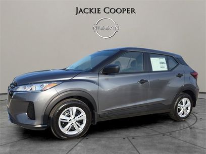 New 2025 Nissan Kicks Play S