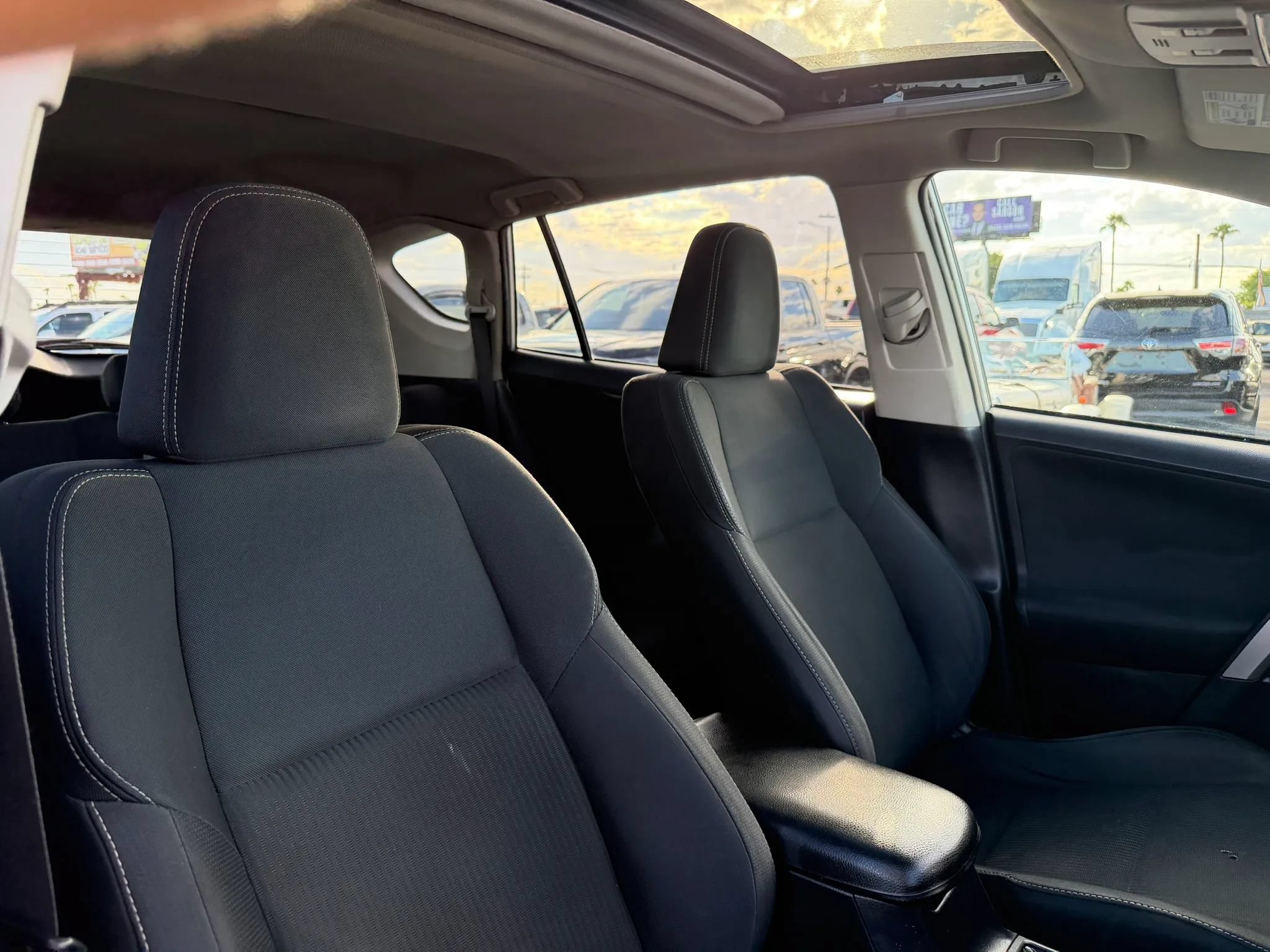 Used 2013 Toyota RAV4 XLE FWD image 27