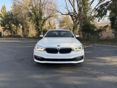Used 2018 BMW 530i xDrive image 2