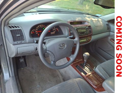 Used 2005 Toyota Camry LE FWD image 11