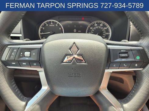 Used 2023 Mitsubishi Outlander SE image 36