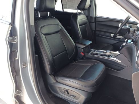 Used 2024 Ford Explorer Limited image 26