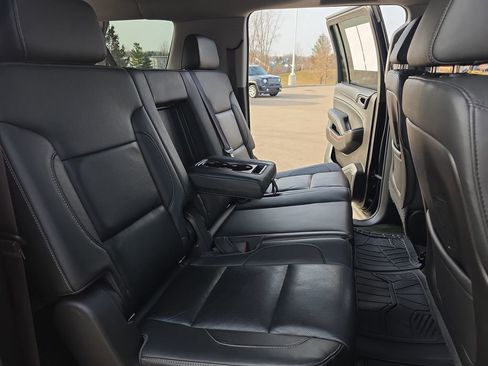 Used 2016 GMC Yukon XL SLT w/ Open Road Package image 11