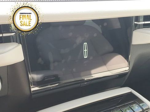 New 2025 Lincoln Navigator Reserve image 24