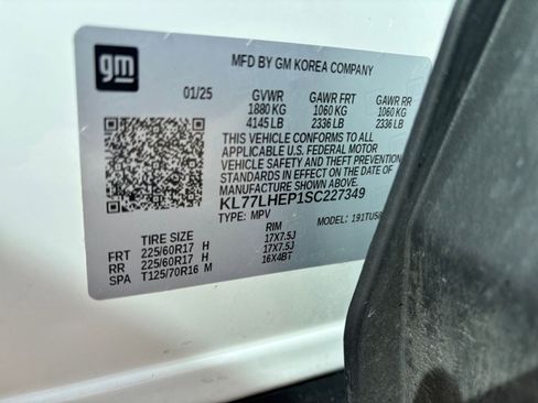 Used 2025 Chevrolet Trax LT image 28