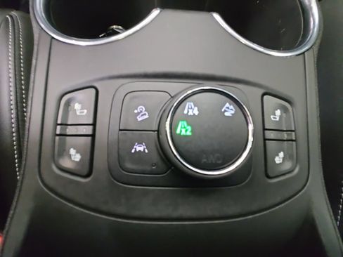 Certified 2022 GMC Terrain SLT w/ Infotainment Package II AWD/4WD image 19