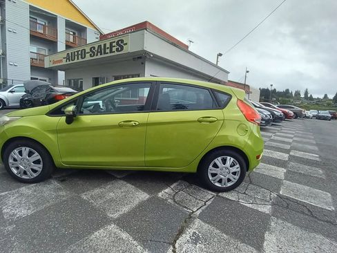 Used 2013 Ford Fiesta SE image 7