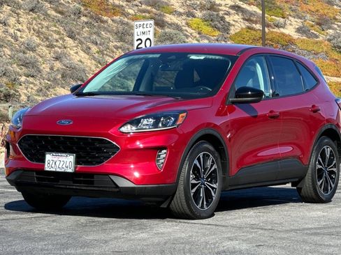 Certified 2021 Ford Escape SE w/ SE Sport Appearance Package image 8