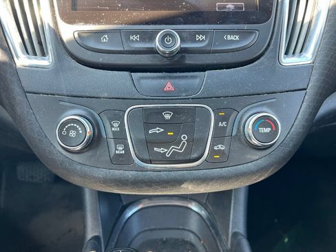 Used 2017 Chevrolet Malibu LT FWD image 20