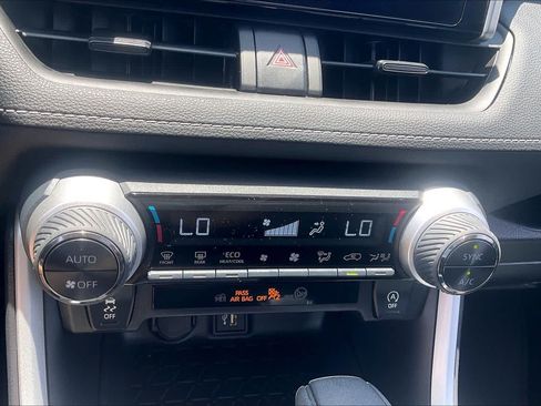 Used 2025 Toyota RAV4 XLE w/ Convenience Package FWD image 33