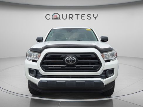 Used 2019 Toyota Tacoma SR w/ SX Package RWD image 4
