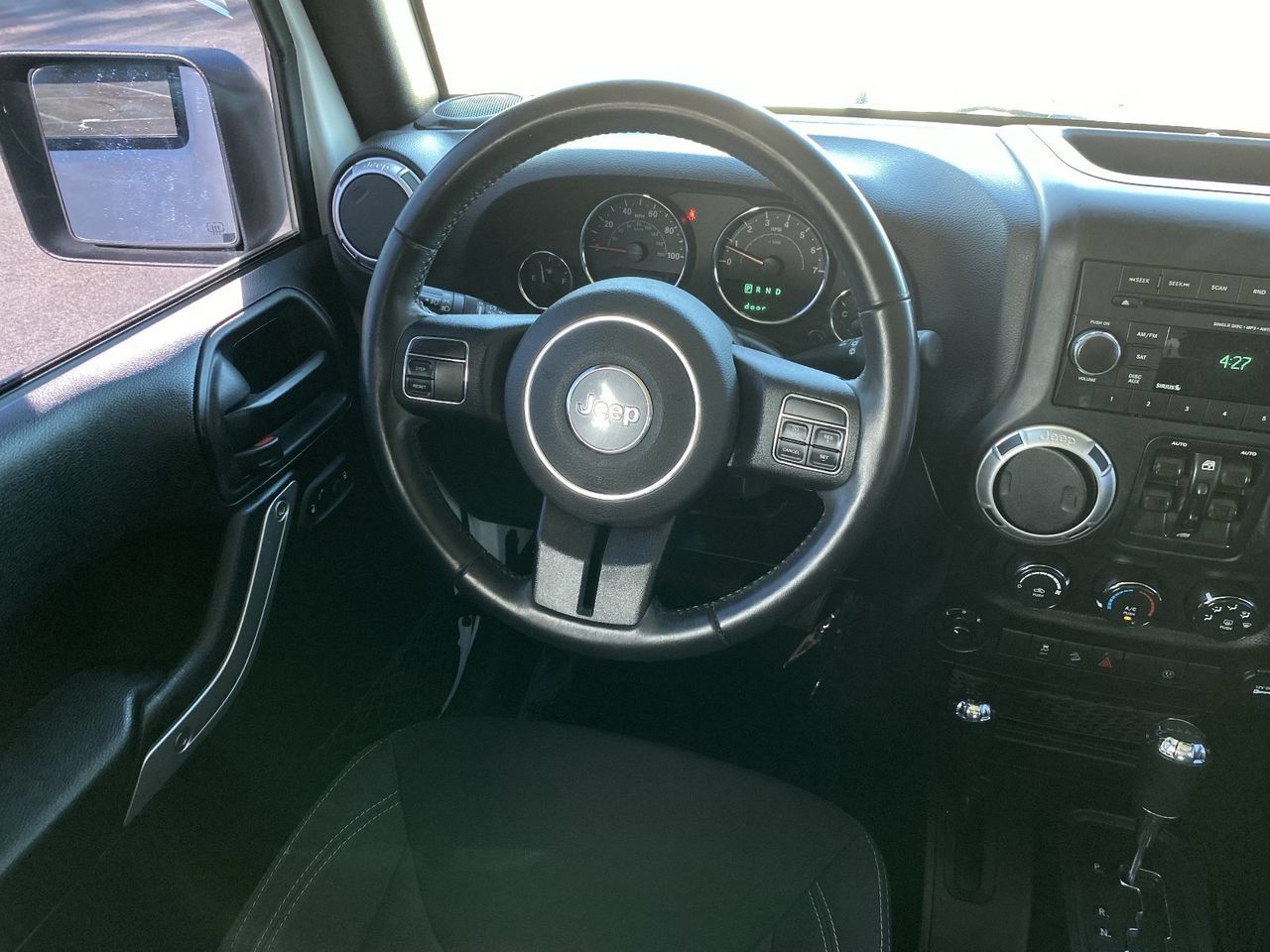 Used 2018 Jeep Wrangler Unlimited Sahara AWD/4WD image 16