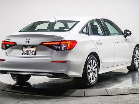 Used 2022 Honda Civic LX image 4