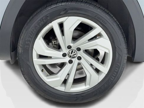 Used 2023 Volkswagen Atlas SE w/ Panoramic Sunroof Package image 54