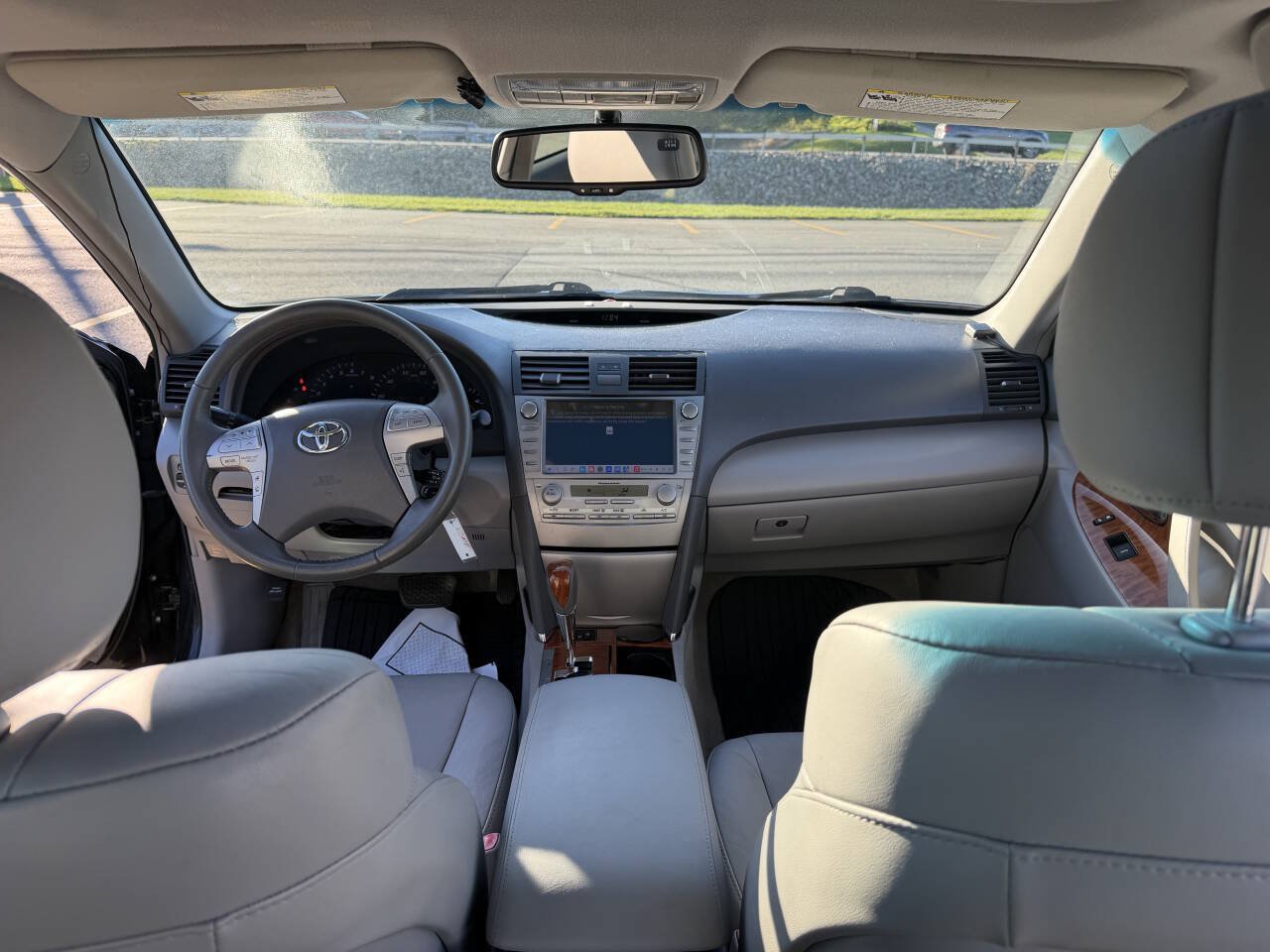 Used 2010 Toyota Camry XLE FWD image 16
