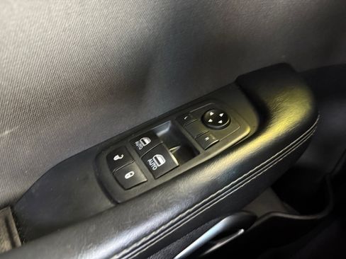 Used 2020 Dodge Challenger SXT RWD image 20