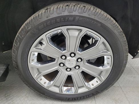 Used 2015 GMC Yukon Denali w/ Premium Package image 31