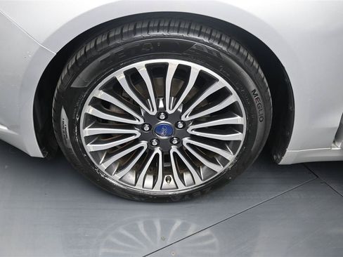 Used 2018 Ford Fusion Titanium AWD/4WD image 16