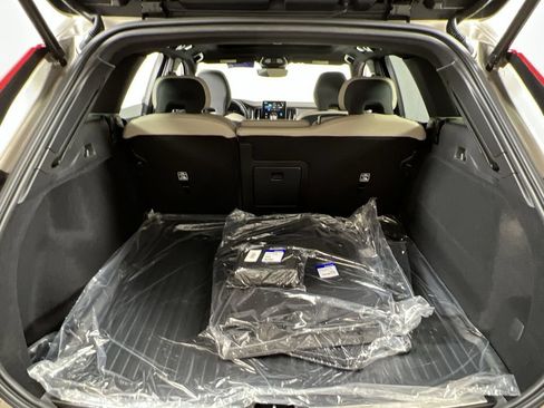 Used 2026 Volvo XC60 B5 Plus w/ Protection Package Premier AWD/4WD image 19