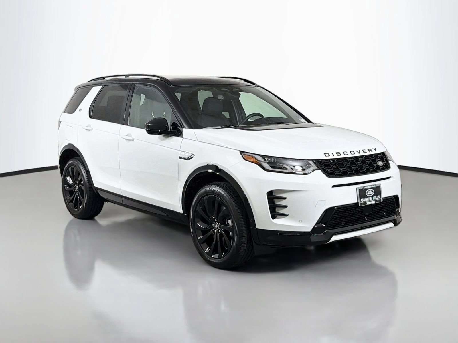 Certified 2025 Land Rover Discovery Sport Dynamic SE AWD/4WD image 7
