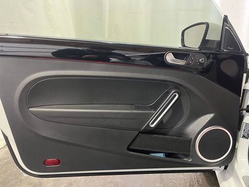 Used 2019 Volkswagen Beetle 2.0T S image 9