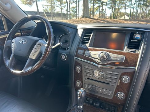 Used 2017 INFINITI QX80 4WD w/ Driver Assistance Package image 31