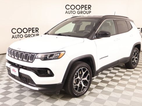 Used 2025 Jeep Compass Limited AWD/4WD image 10