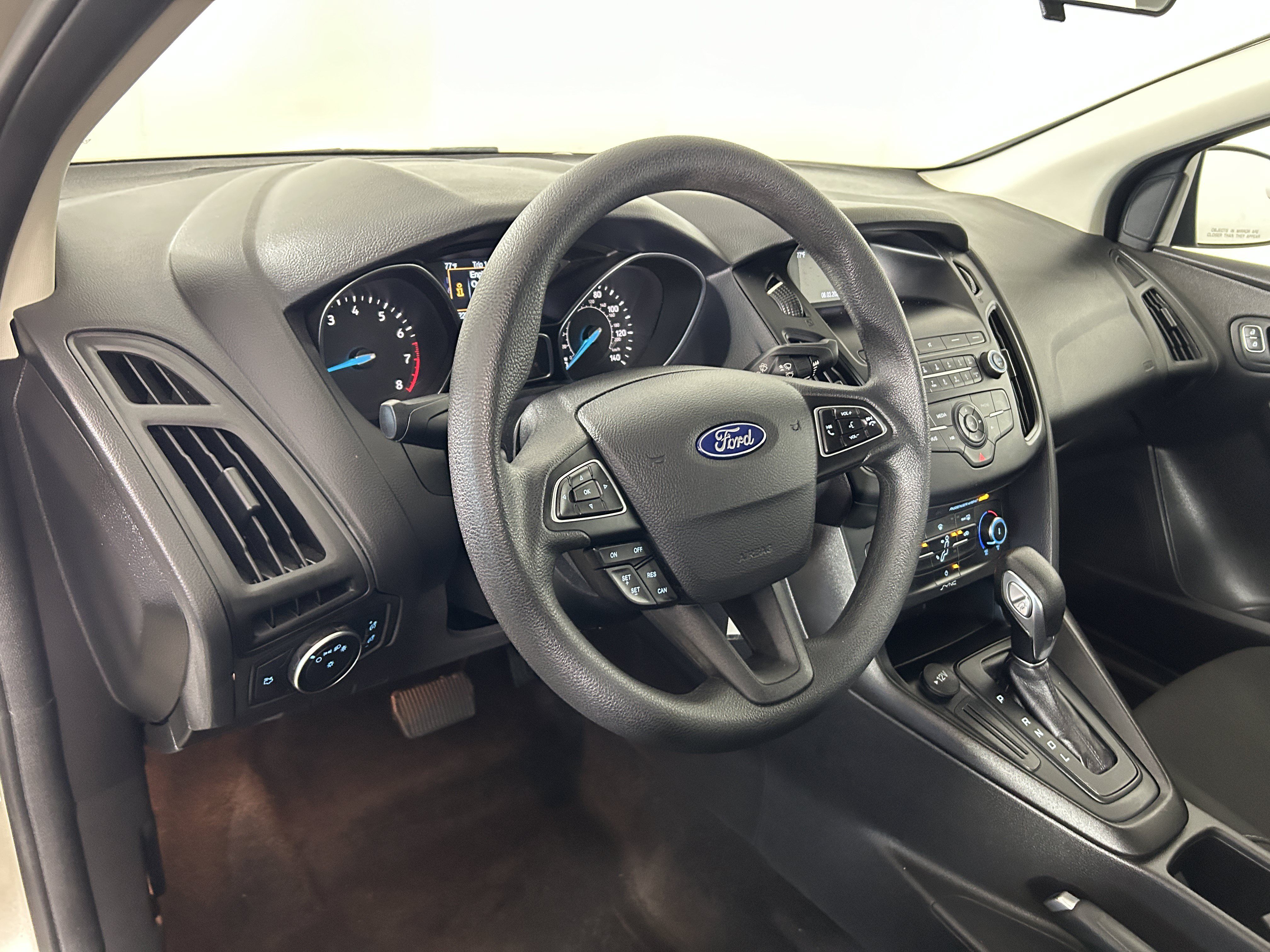 Used 2018 Ford Focus SE FWD image 10