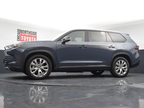 Used 2025 Toyota Grand Highlander AWD Hybrid image 34