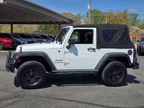 Used 2015 Jeep Wrangler Sport image 20