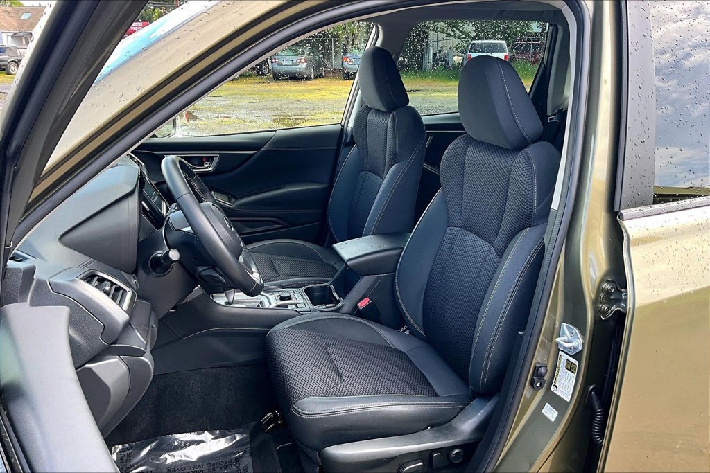 Used 2023 Subaru Forester Premium AWD/4WD image 10