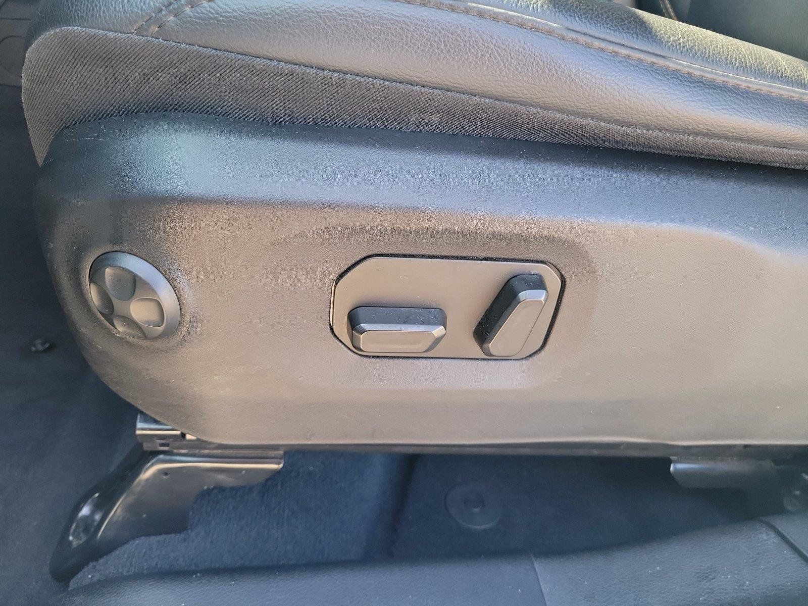 Used 2024 Jeep Wrangler Unlimited Sahara AWD/4WD image 17