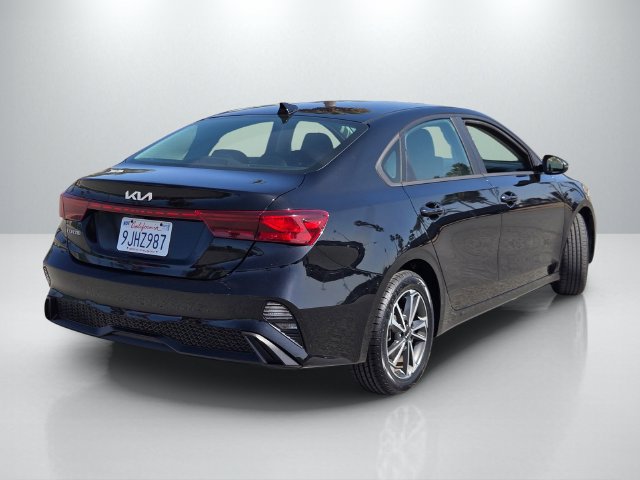Used 2023 Kia Forte LXS w/ LXS Technology Package FWD image 4