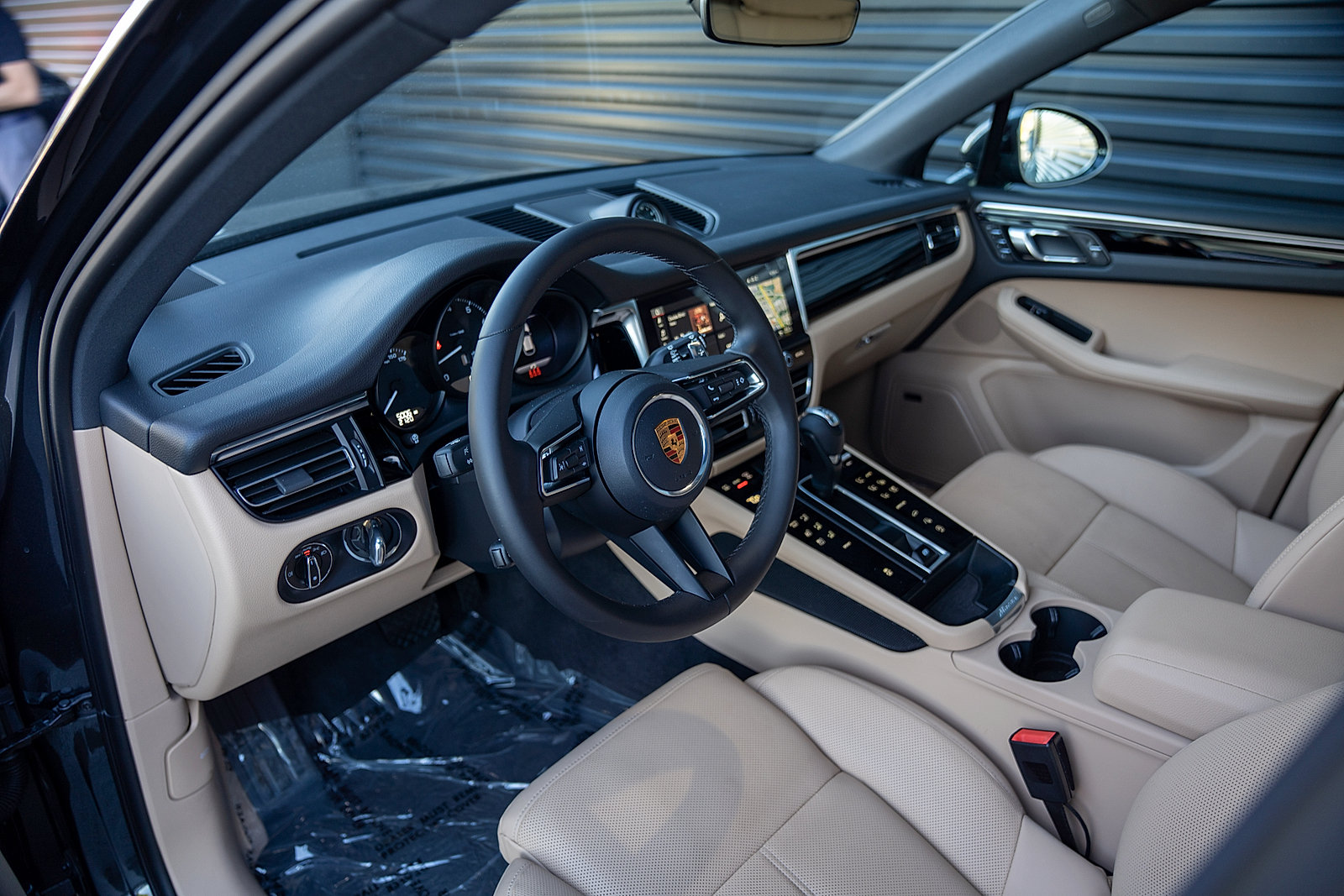 Used 2026 Porsche Macan AWD/4WD image 4