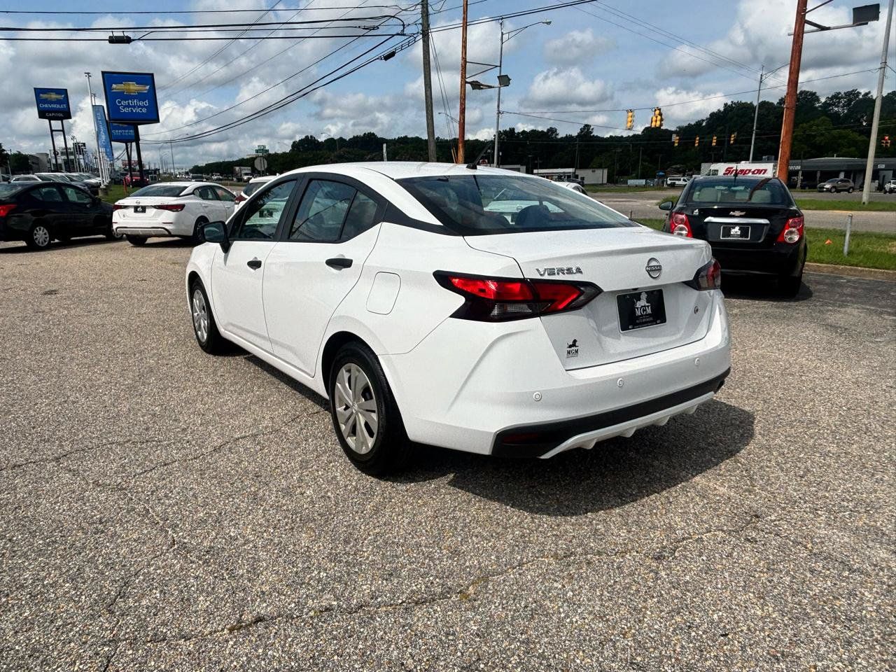 Used 2024 Nissan Versa S FWD image 15