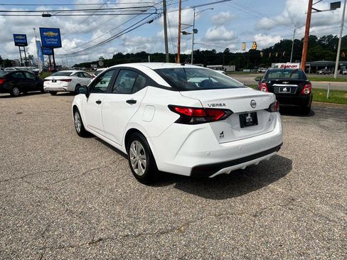 Used 2024 Nissan Versa S FWD image 15