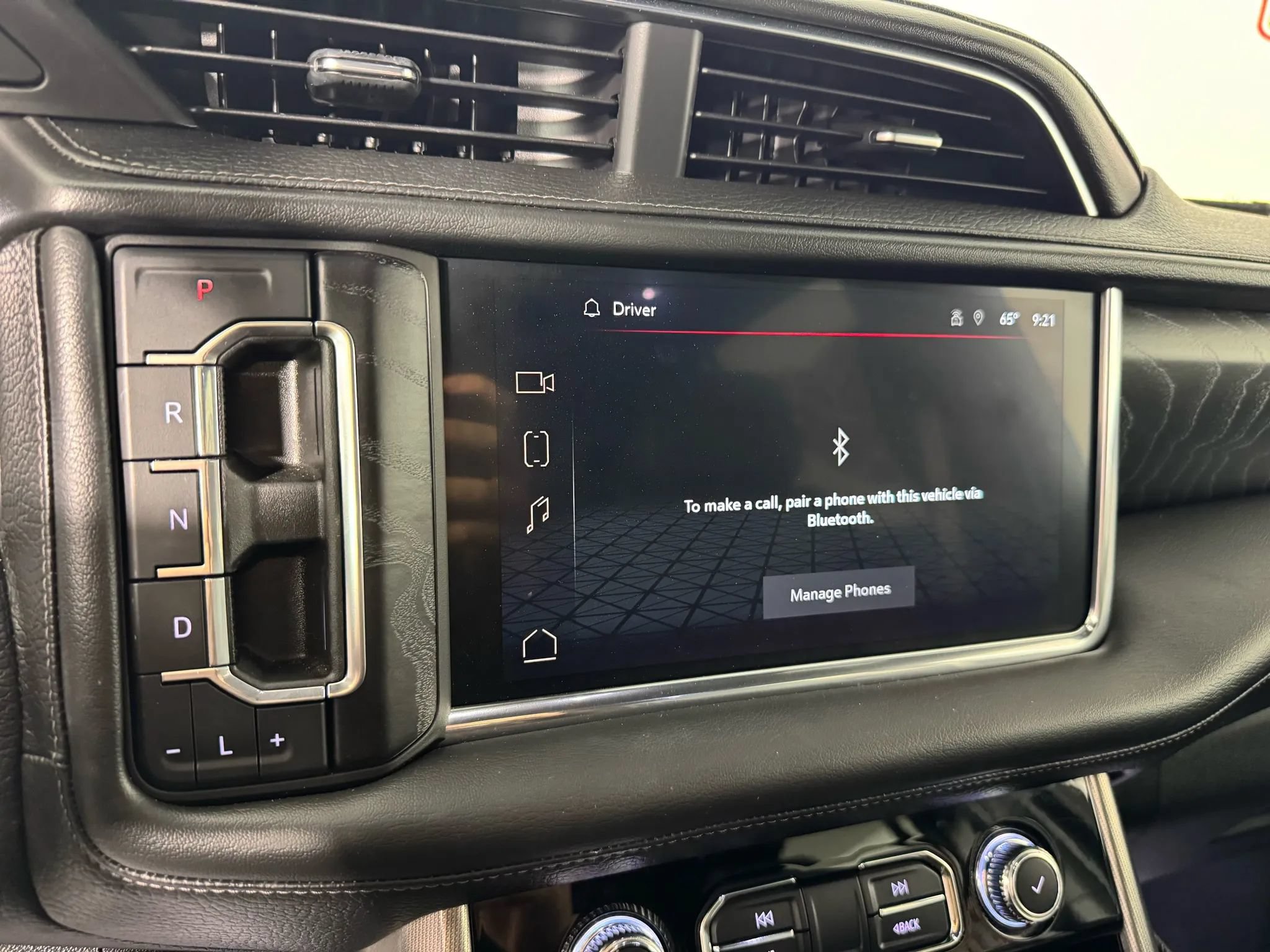 Used 2022 GMC Yukon Denali w/ Advanced Technology Package AWD/4WD image 24